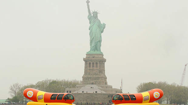 ode-to-hot-dog.jpg